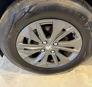 Peugeot 2008 1.2 PureTech Active Pack PARKSENS (2022)