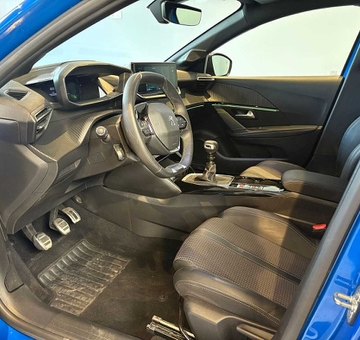 Peugeot 208 1.2i GT *NAV+CAM+SENS* (2022)