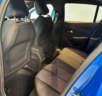 Peugeot 208 1.2i GT *NAV+CAM+SENS* (2022)