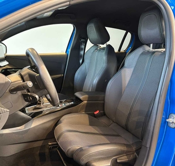 Peugeot 208 1.2i GT *NAV+CAM+SENS* (2022)