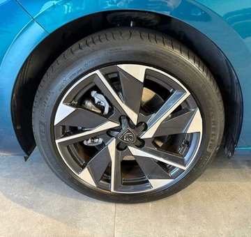 Peugeot 308 Allure BHD 130 EAT8 Automaat (2024)