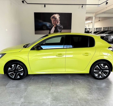 Peugeot 208 Hybrid Allure AUTOMAAT (2024)
