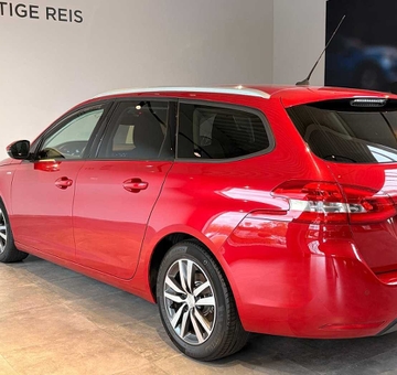 Peugeot 308 SW 1.2 Style PARKSENS+CAM (2021)