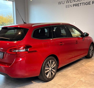 Peugeot 308 SW 1.2 Style PARKSENS+CAM (2021)