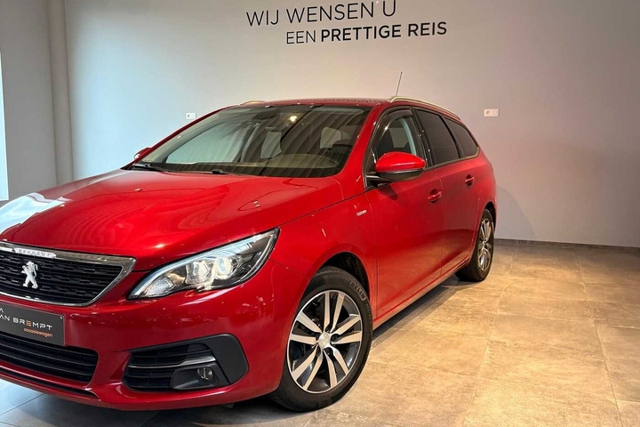 Peugeot 308 SW 1.2 Style PARKSENS+CAM (2021)