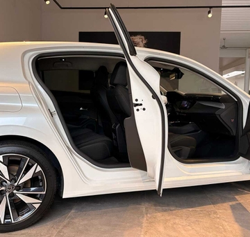 Peugeot 308 Allure 130 PK *CAM + SENSOREN V+A* (2022)