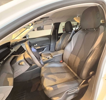 Peugeot 308 Allure 130 PK *CAM + SENSOREN V+A* (2022)