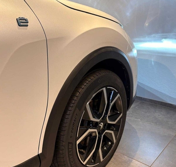 Citroen ë-C4 50 kWh SHINE PACK 136 PK (2023)