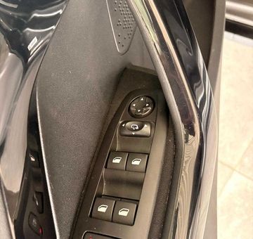 Peugeot 2008 signature 110 (2019)