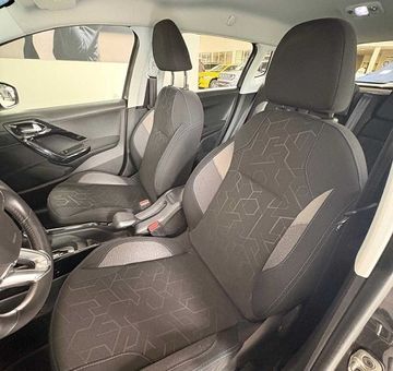 Peugeot 2008 signature 110 (2019)