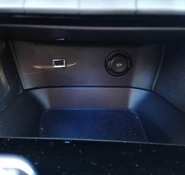 Peugeot 3008 1.2 PureTech Allure Met GPS & Sens V+A
