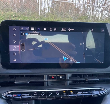 Fiat 500e 42 kWh Icon, GPS + Carplay + Sensor achter