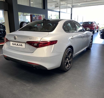 Alfa Romeo Giulia 2.0 T AWD TI Met Pano dak, Full Option (2023)