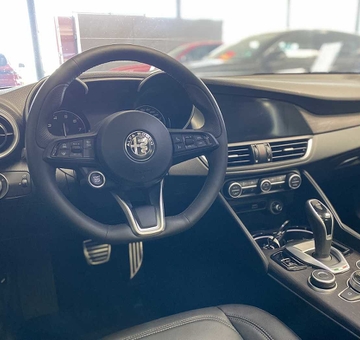 Alfa Romeo Giulia 2.0 T AWD TI Met Pano dak, Full Option (2023)
