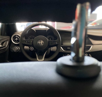 Alfa Romeo Giulia 2.0 T AWD TI Met Pano dak, Full Option (2023)
