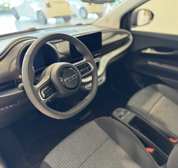 Fiat 500e 42 kWh Icon met Zetelverwarming + Carplay (2021)
