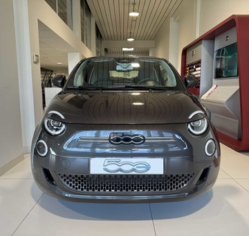 Fiat 500e 42 kWh Icon met Zetelverwarming + Carplay (2021)