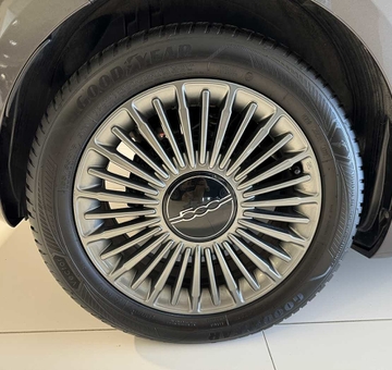 Fiat 500e 42 kWh Icon met Zetelverwarming + Carplay (2021)