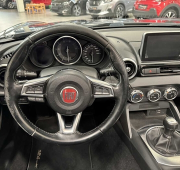 Fiat 124 Spider 1.4 MultiAir Lusso Met Gps + Leder (2018)