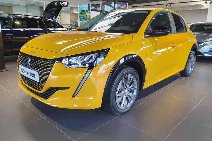 Peugeot 208 50 kWh Style met PARK CAMERA, DAB, APPLE CARPLAY (2023)